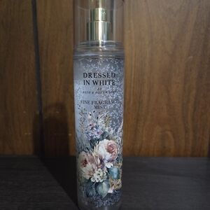 Bath & Body Works Dressed in White Fine Fragrance Mist